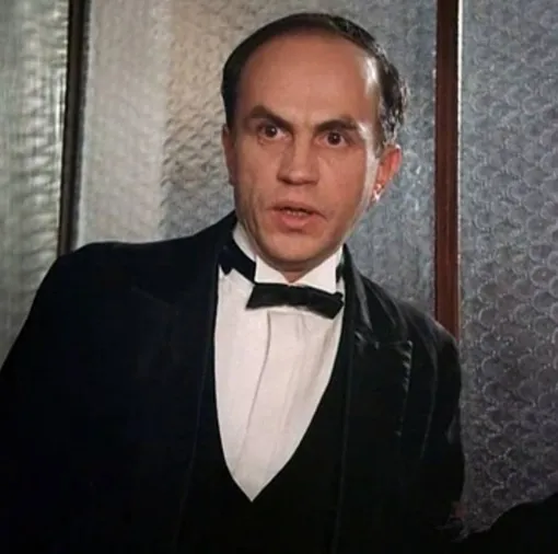 Алексей Золотницкий в фильме «Десять негритят» Алексей Золотницкий в фильме «Десять негритят»