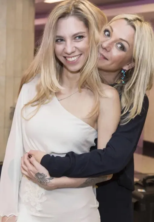 Ирина Салтыкова с дочерью Алисой Ирина Салтыкова с дочерью Алисой