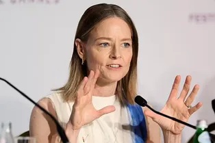 «Меня терзал лев»: Джоди Фостер заявила, что у нее остались шрамы после нападения хищника на съемках фильма «Меня терзал лев»: Джоди Фостер заявила, что у нее остались шрамы после нападения хищника на съемках фильма