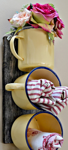 organizer for kitchen towels and cloths