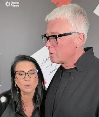 Нажми и смотри