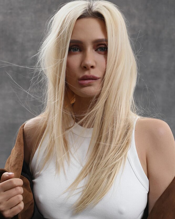 Ular olomon tomonidan doira ichida qattiq sikishdi