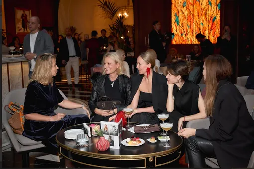 Как светская Москва отмечала открытие сезона искусств и моды Как светская Москва отмечала открытие сезона искусств и моды