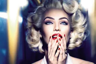 Кендис Свейнпол примерила образ Мэрилин Монро в рекламе Max Factor Кендис Свейнпол примерила образ Мэрилин Монро в рекламе Max Factor