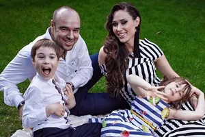 «Анечка отмечает свой праздник не со мной»: Елена Товстик эмоционально обратилась к дочери в день ее 16-летия