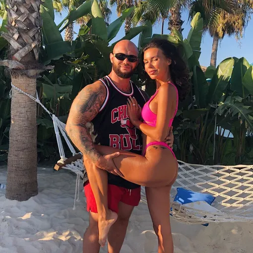 Оксана Самойлова не любит рассказывать, чем занималась до встречи с Джиганом Оксана Самойлова биография