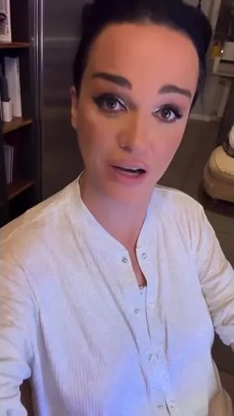 Нажми и смотри