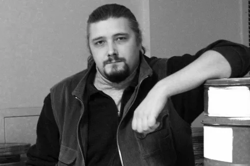 Умер от тяжелой болезни в 51 год режиссер мультфильмов «Подкидыш» и «Латекс» Андрей Соколов Умер от тяжелой болезни в 51 год режиссер мультфильмов «Подкидыш» и «Латекс» Андрей Соколов