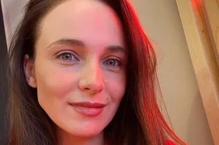 «Изящная и хрупкая!»: Анна Снаткина в платье с секси-декольте очаровала мужчин «Изящная и хрупкая!»: Анна Снаткина в платье с секси-декольте очаровала мужчин