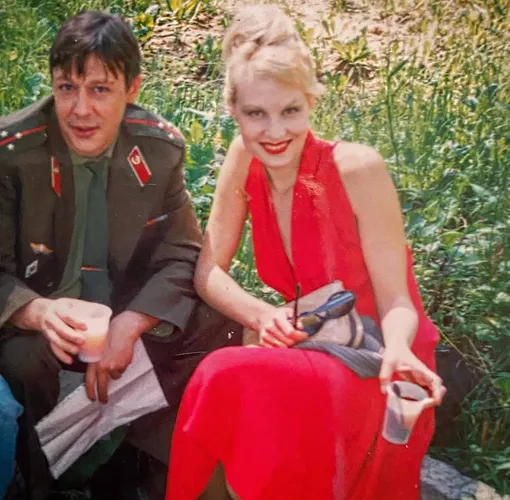 Михаил Ефремов и Рената Литвинова на съемках сериала «Граница. Таежный роман» Михаил Ефремов и Рената Литвинова на съемках сериала «Граница. Таежный роман»