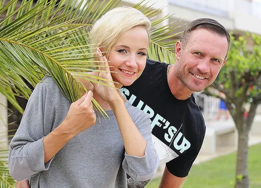 Оксана Домнина находится вместе с мужем Романом Костомаровым в реанимации