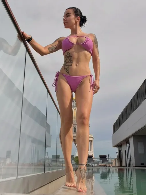 Юлия Волкова показала фигуру в бикини Юлия Волкова показала фигуру в бикини