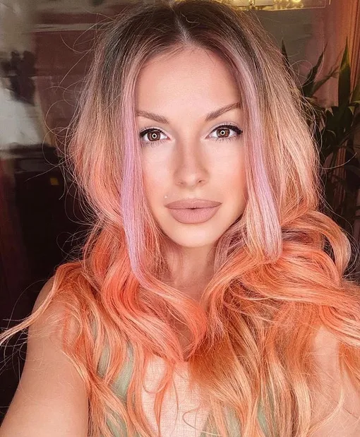 Нюша с новым цветом волос