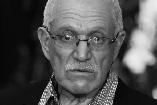 Умер от тяжелой болезни легендарный режиссер Александр Митта Умер от тяжелой болезни легендарный режиссер Александр Митта