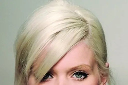 Как носить челку? Как носить челку?