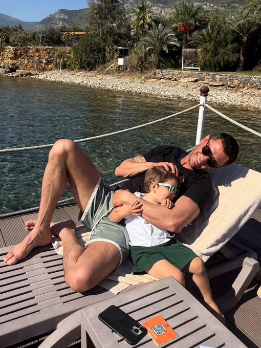 Павел Прилучный с сыном в Стамбуле Павел Прилучный с сыном в Стамбуле