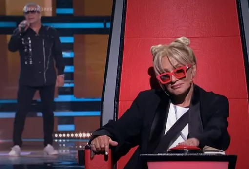 Пение Андрея Забродского восхитило Лайму Вайкуле, и она нажала на красную кнопку