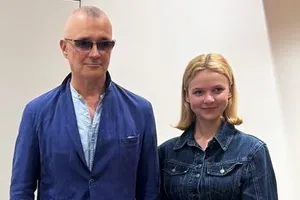 «Я скрепил отношения с Анной»: Бероев впервые признался, что женился на юной актрисе после развода с Алферовой