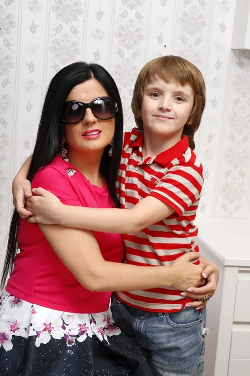 Диана Гурцкая с сыном Константином Диана Гурцкая