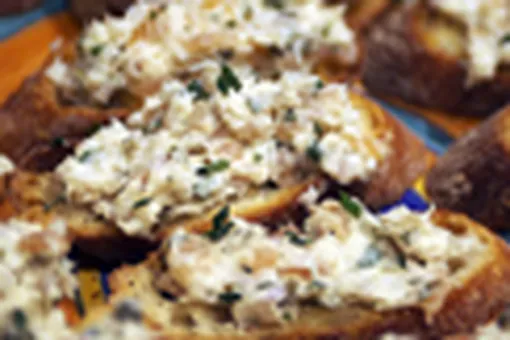 Тосты с тунцом Тосты с тунцом