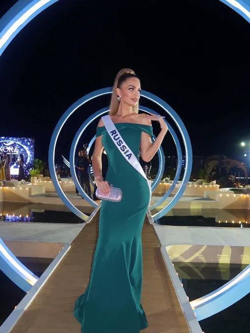 Анастасия Венза в вечернем образе