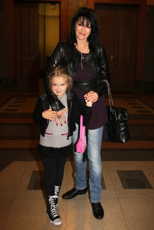 Юлия Мешина с дочерью Евгенией Абдуловой Юлия Мешина с дочерью Евгенией Абдуловой