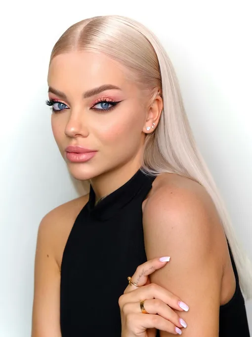 Екатерина Шкуро страдает после пластики Екатерина Шкуро страдает после пластики