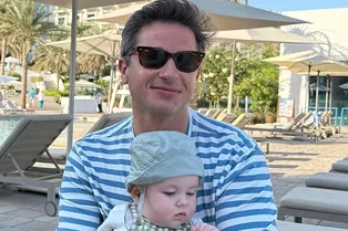 «Открываем мир заново»: Иван Стебунов показал трогательные снимки с маленьким сыном на теплом курорте