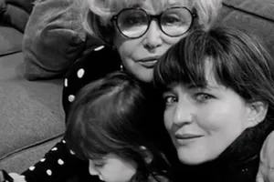 «Моя невероятная мама»: единственная дочь Марины Нееловой показала редкие семейные фото с ней «Моя невероятная мама»: единственная дочь Марины Нееловой показала редкие семейные фото с ней