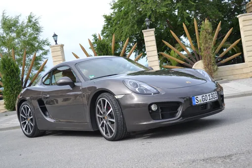 Презентация обновленного Porsche Cayman S