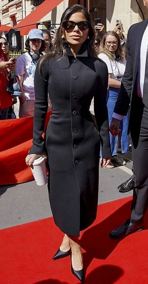 Лорен Санчес в total black Лорен Санчес в total black