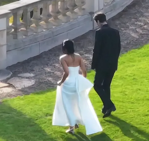 Деми Ловато и Джордан Лютес устроили церемонию в Калифорнии Деми Ловато и Джордан Лютес устроили церемонию в Калифорнии