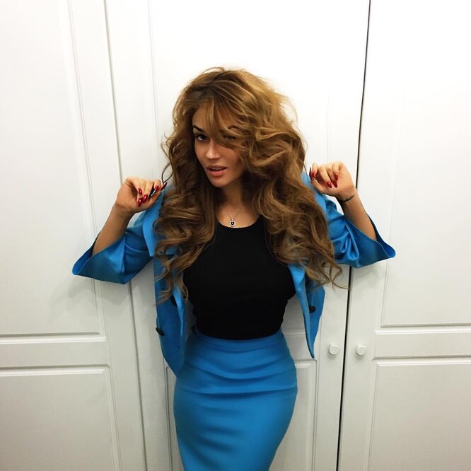 Телеведущая стала обладательницей Porsche Cayenne