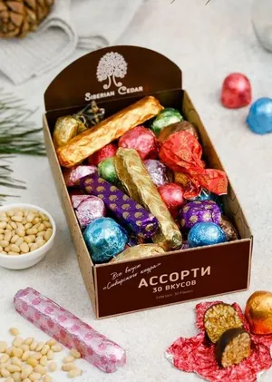 Ассорти конфет 30 вкусов Сибирский Кедр, шоу-бокс, 585 г