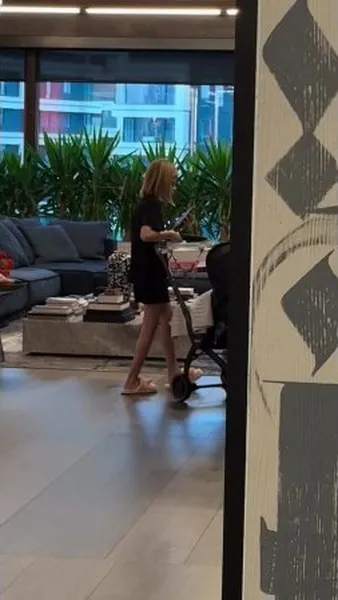 Нажми и смотри