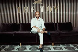 «Театр начинается с вешалки, а ресторан — с гостя!»