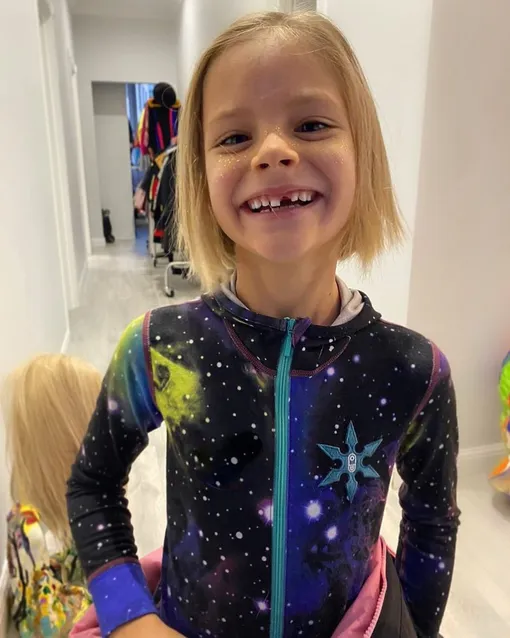 У Алисы начали расти коренные зубы У Алисы начали расти коренные зубы