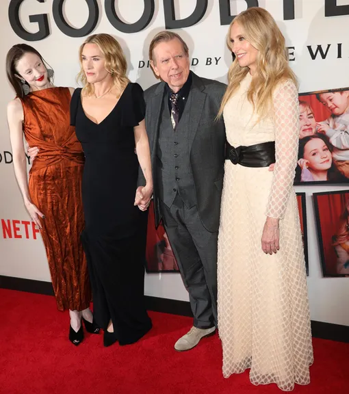 Андреа Райзборо, Кейт Уинслет, Тимоти Сполл и Тони Коллет