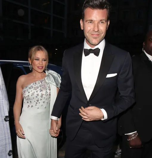 Кайли Миноуг с бойфрендом Кайли Миноуг с бойфрендом