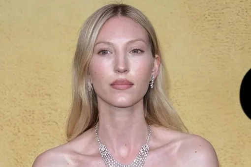 Топ-модель Элла Ричардс беременна: внучка лидера группы Rolling Stones ждет первенца от аристократа Топ-модель Элла Ричардс беременна: внучка лидера группы Rolling Stones ждет первенца от аристократа