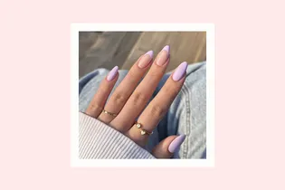 Пурпурное облако: 10 идей «молочного» маникюра в самом неожиданном и модном цвете весны