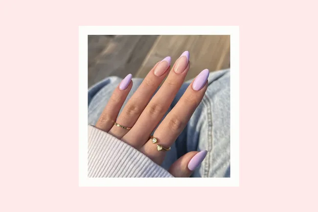 Пурпурное облако: 10 идей «молочного» маникюра в самом неожиданном и модном цвете весны