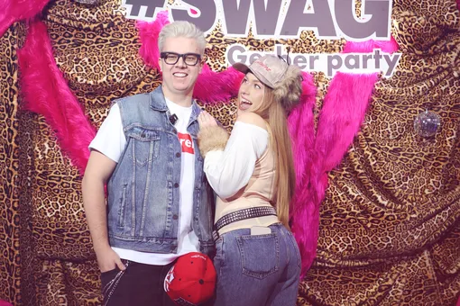 Александра Трусова и Макар Игнатов, Аня Ищук, Аля Еникеева и Эмиль Иманов, Gazan и Poli на дне рождения Роберта Гербера Александра Трусова и Макар Игнатов, Аня Ищук, Аля Еникеева и Эмиль Иманов, Gazan и Poli на дне рождения Роберта Гербера