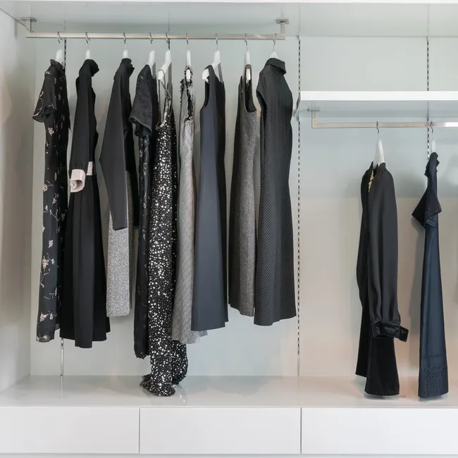 6 ошибок, которые мы совершаем, когда носим черное: мнение стилистов