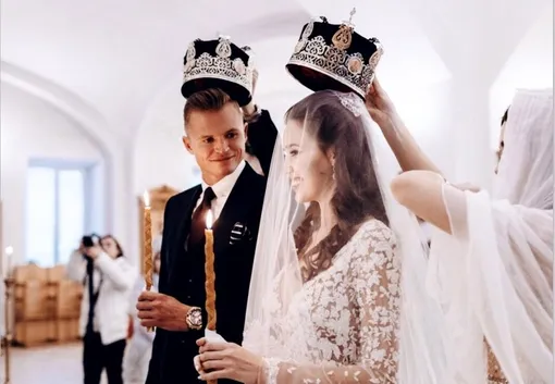 Анастасия Костенко и Дмитрий Тарасов обвенчались 4 года назад Анастасия Костенко и Дмитрий Тарасов обвенчались 4 года назад