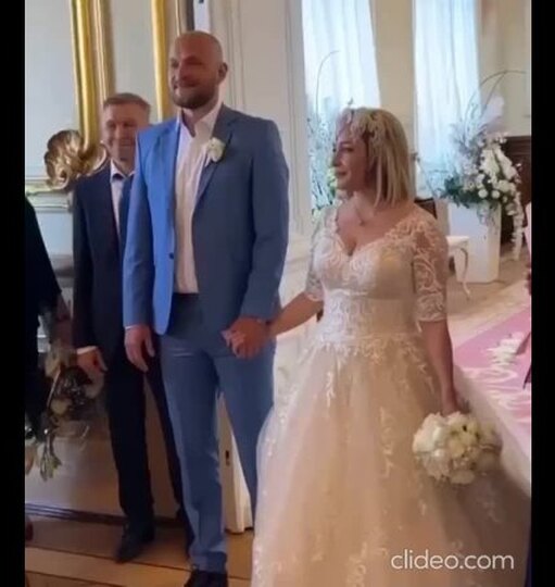 Нажми и смотри