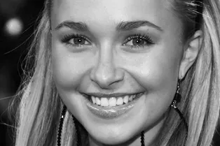 Умерла в 36 лет бывшая невеста Владимира Кличко, голливудская актриса Хайден Панеттьери Умерла в 36 лет бывшая невеста Владимира Кличко, голливудская актриса Хайден Панеттьери