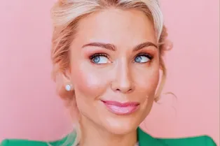 Катя Гордон возобновила свое психодраматическое шоу «Президент Гордон» Катя Гордон возобновила свое психодраматическое шоу «Президент Гордон»