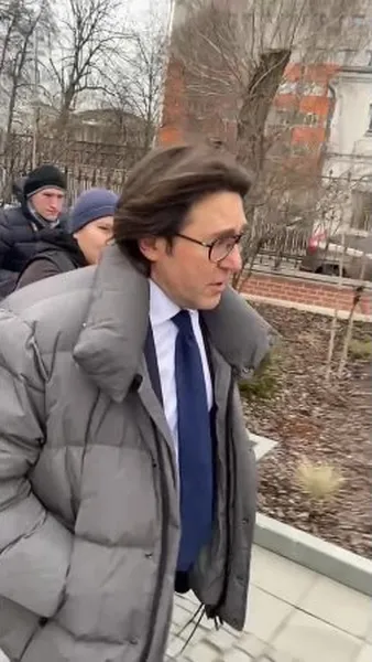 Нажми и смотри