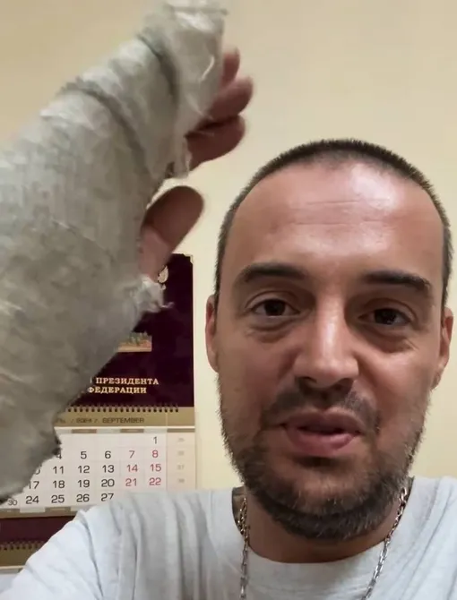 Гуф извинился перед правоохранителями, а также показал забинтованную руку Гуф извинился перед правоохранителями, а также показал забинтованную руку